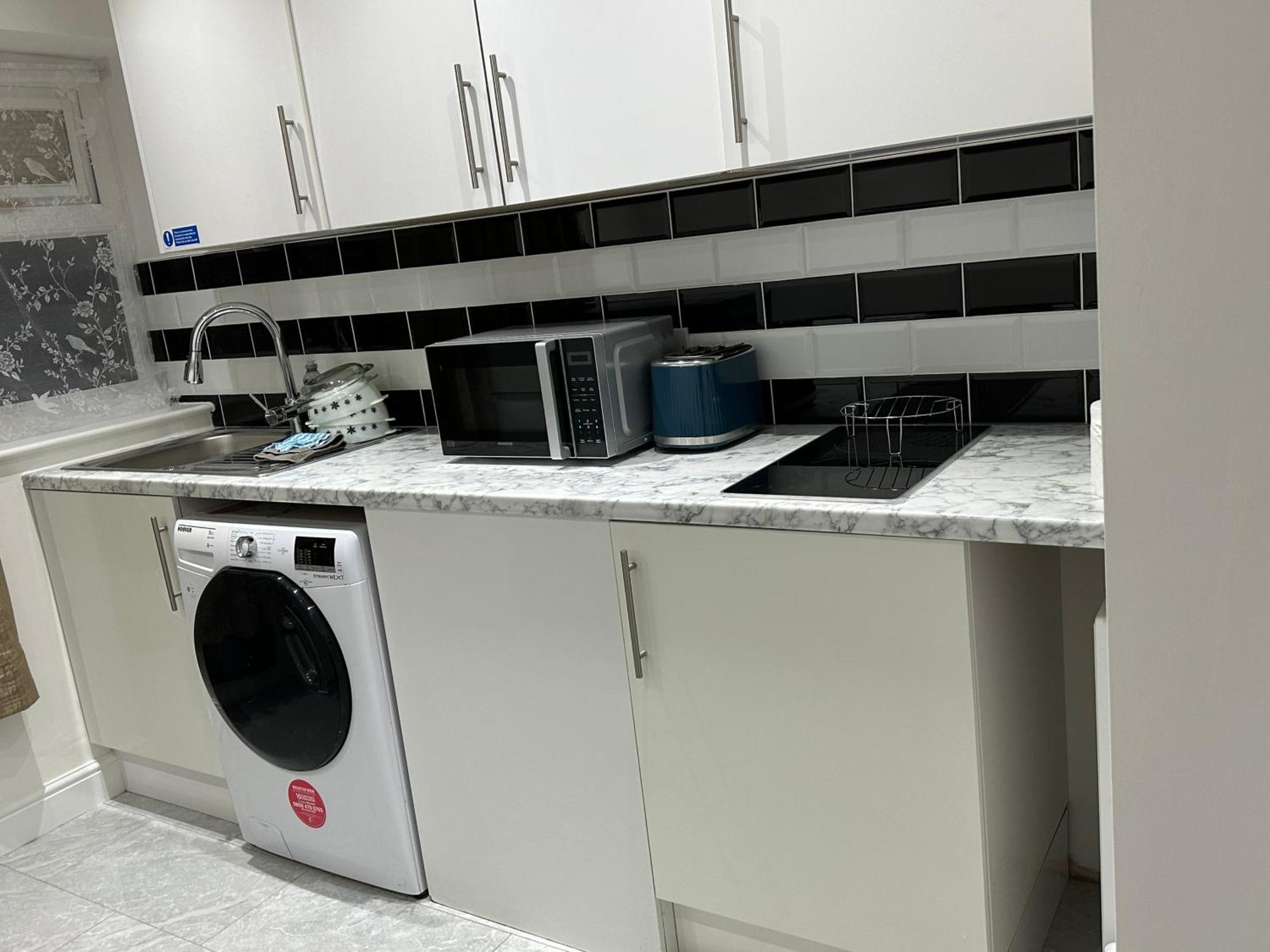 4Th Studio Flat With Private Own Bathroom A London Luxury Family Home Setup And Furnished With Double Bed Plus A Double Futon-Sofa Bed A Single Futon Bed A Baby Cot And Garden And Free Parking Esterno foto