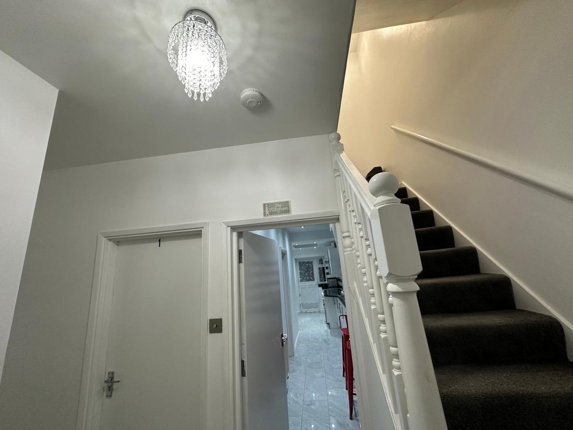 4Th Studio Flat With Private Own Bathroom A London Luxury Family Home Setup And Furnished With Double Bed Plus A Double Futon-Sofa Bed A Single Futon Bed A Baby Cot And Garden And Free Parking Esterno foto