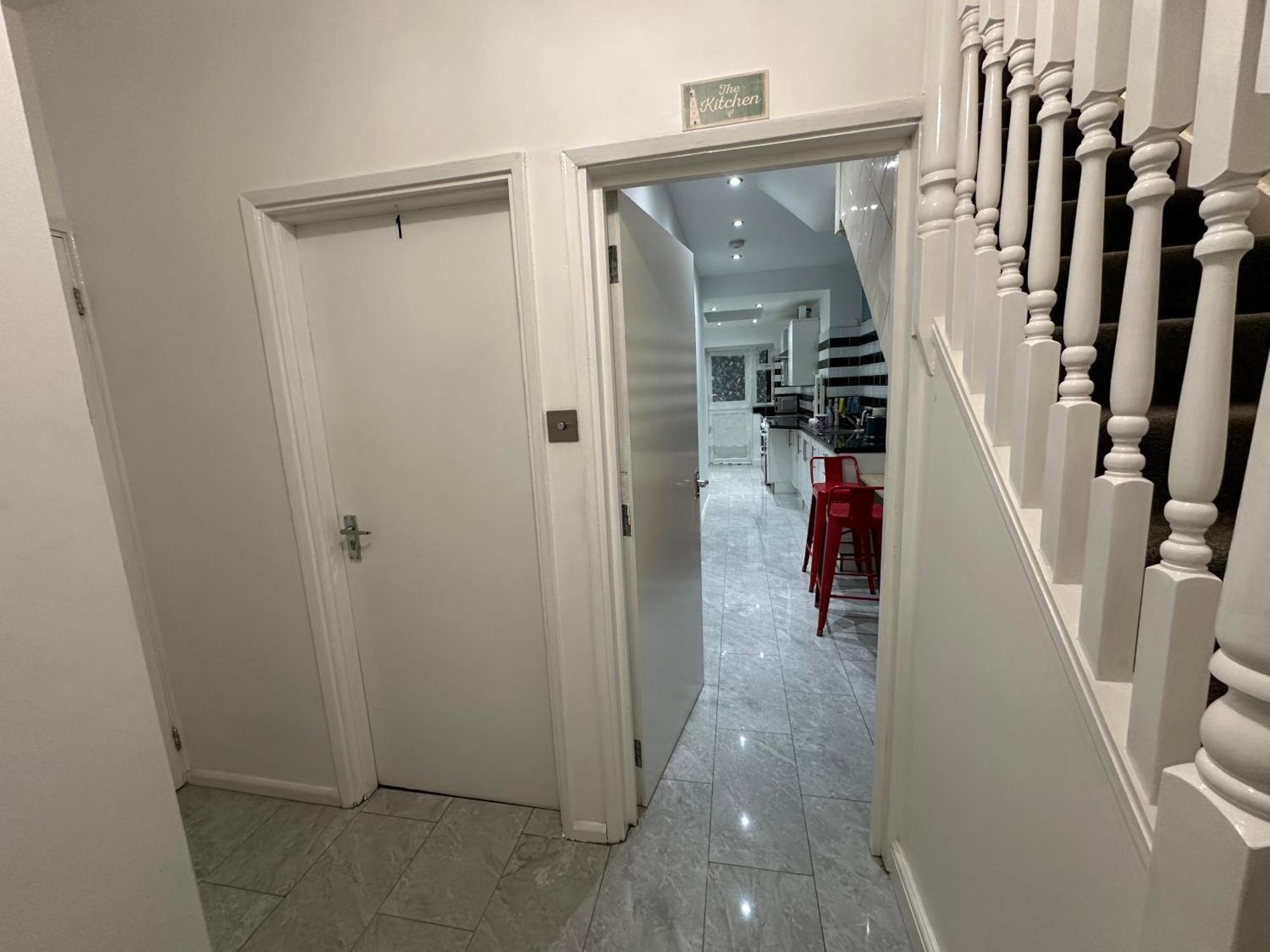 4Th Studio Flat With Private Own Bathroom A London Luxury Family Home Setup And Furnished With Double Bed Plus A Double Futon-Sofa Bed A Single Futon Bed A Baby Cot And Garden And Free Parking Esterno foto