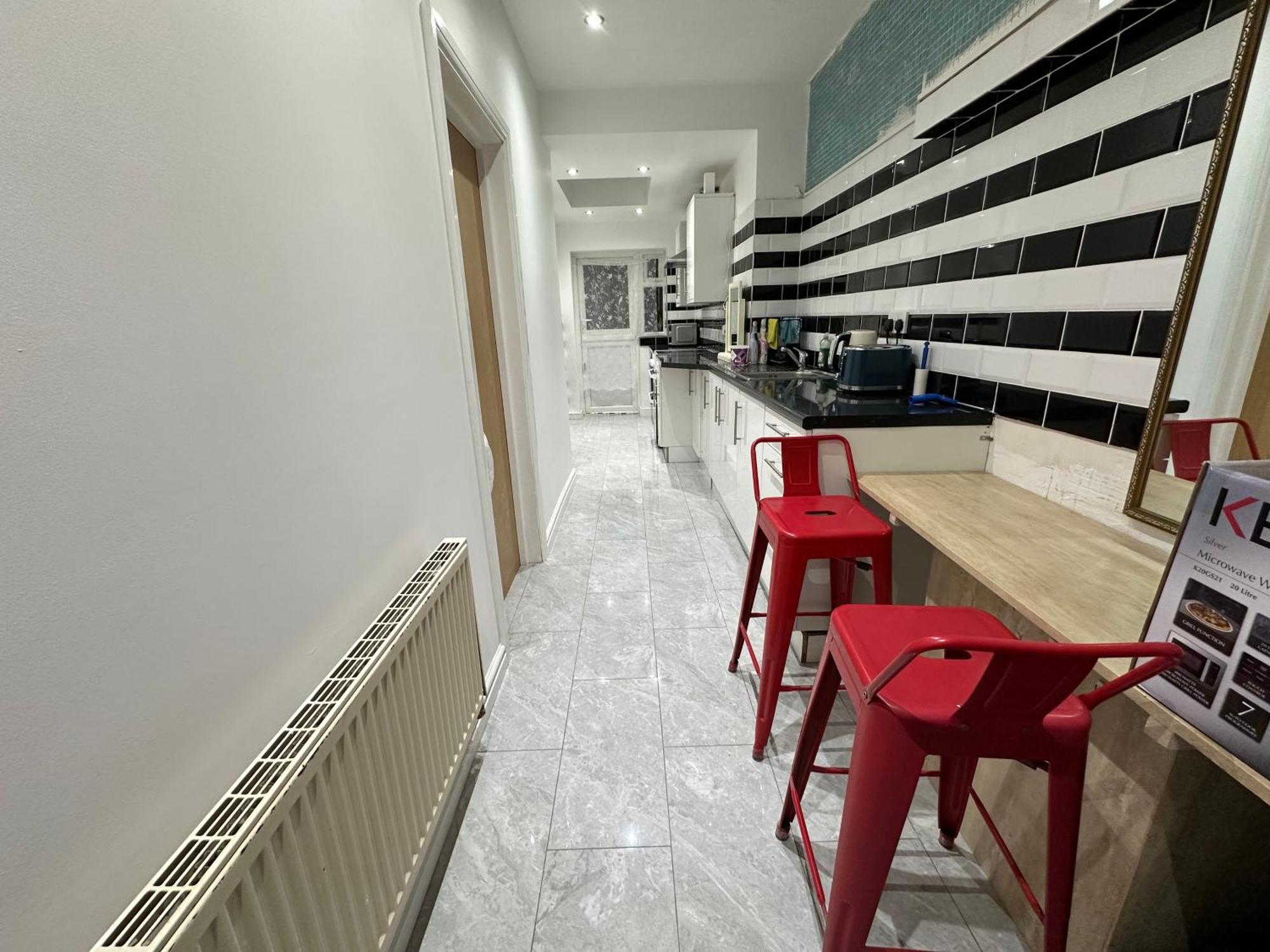4Th Studio Flat With Private Own Bathroom A London Luxury Family Home Setup And Furnished With Double Bed Plus A Double Futon-Sofa Bed A Single Futon Bed A Baby Cot And Garden And Free Parking Esterno foto